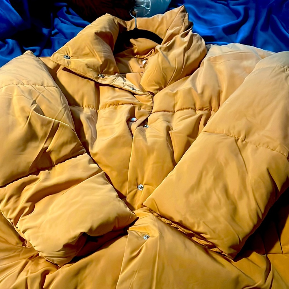 Free people puffer jacket size large but fits a medium as well!!